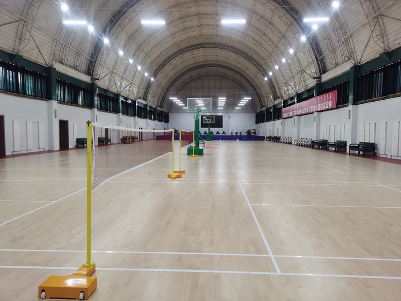 スポーツ用床材の耐久性を備える材質について スポーツ用床材の耐久性を備える材質について