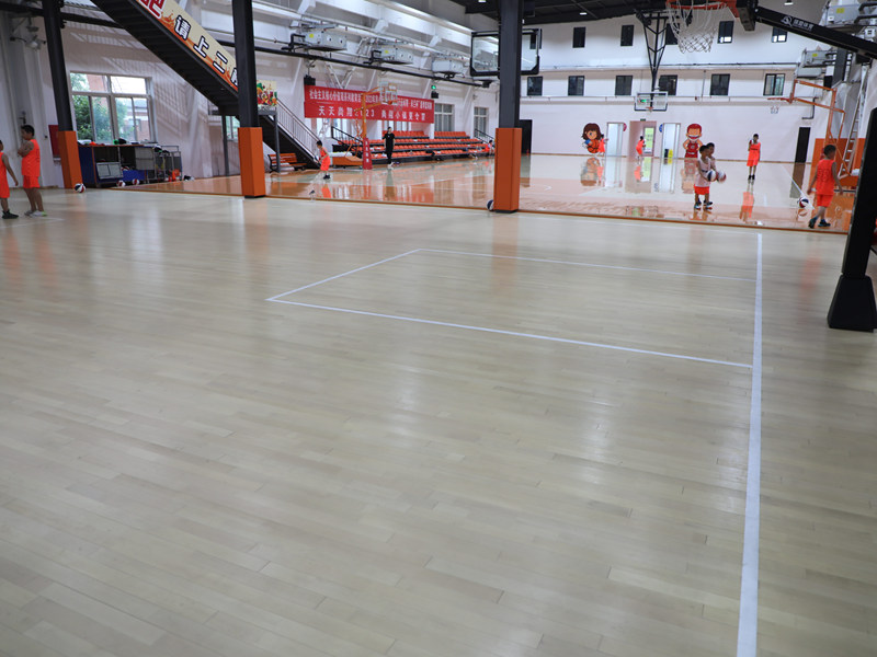 取外し可能なバスケットボール競技用フローリングの跳躍力