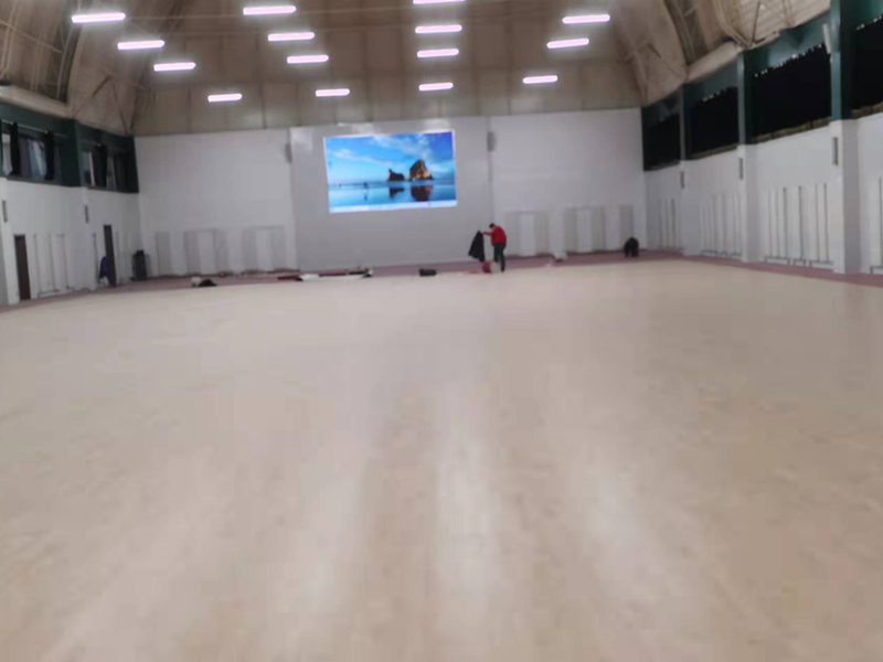 取り外し可能で耐摩耗性のバスケットボールスポーツ用木質フロア 取り外し可能で耐摩耗性のバスケットボールスポーツ用木質フロア