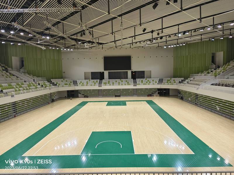 取り外し可能なバスケットボールコート用スポーツウッドフロア 取り外し可能なバスケットボールコート用スポーツウッドフロア