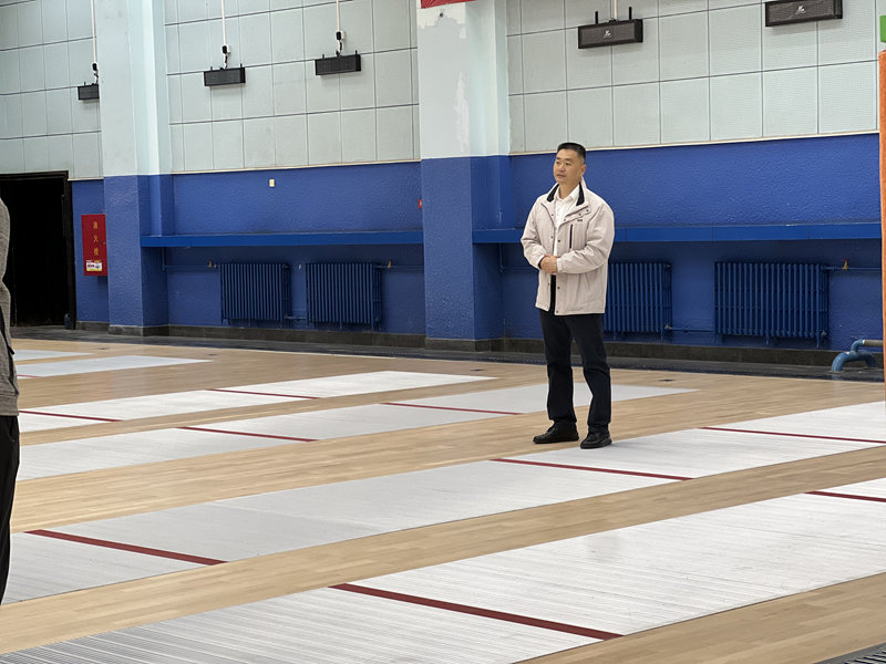 取り外し可能なバスケットボール場用スポーツ実木地板加工 取り外し可能なバスケットボール場用スポーツ実木地板加工