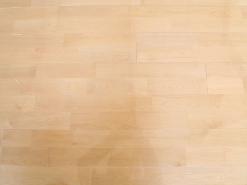 室内バスケットボール場の床の竜骨張り仕上げ