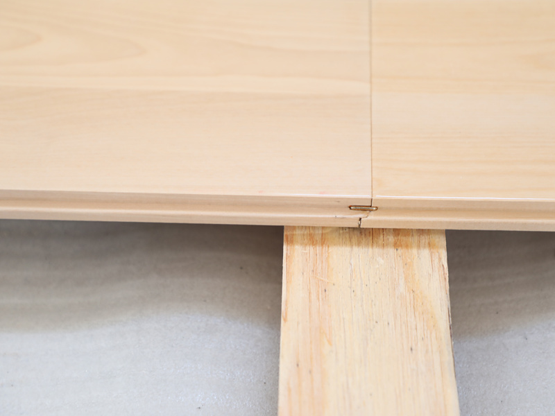 バスケットボール場の実木床の価格は 1 平方メートルでいくらですか。