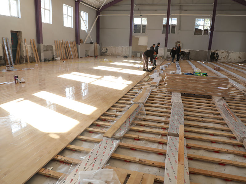 バスケットボール場の木質フローリングを張るのにどれくらいの時間がかかるか バスケットボール場の木質フローリングを張るのにどれくらいの時間がかかるか