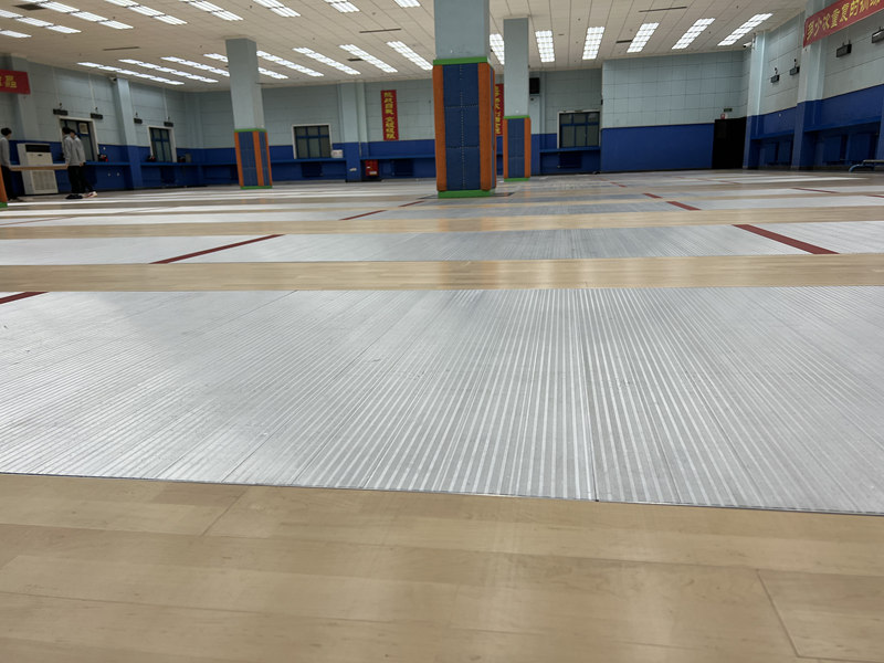 専用バスケットボールの木製フロア 専用バスケットボールの木製フロア