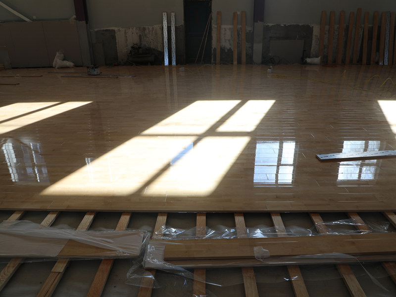 柞木の単龙骨バスケットボールフロアー