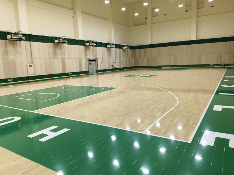 老体のバスケットボール場のリフォームと改修 老体のバスケットボール場のリフォームと改修