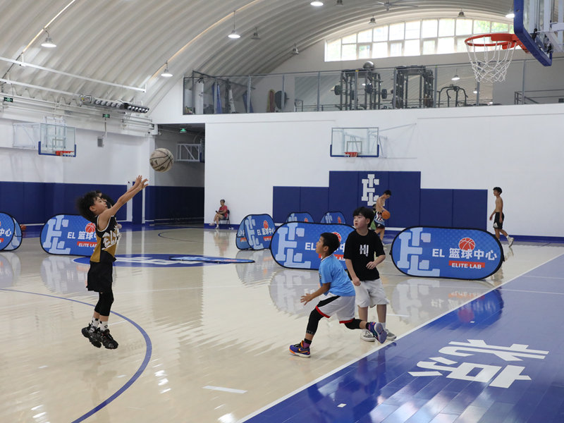 国際バスケットボール場の運動用床