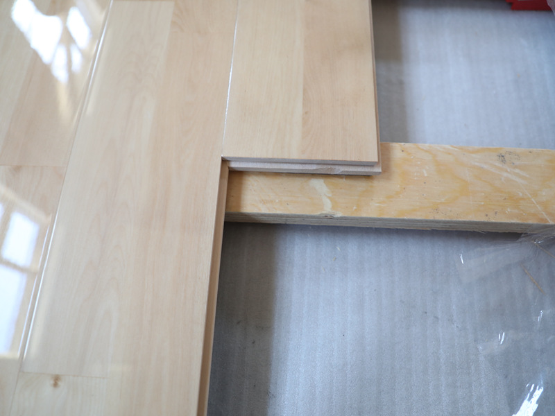 バスケットボール場の運動床の防火性能レベルはいくつですか。