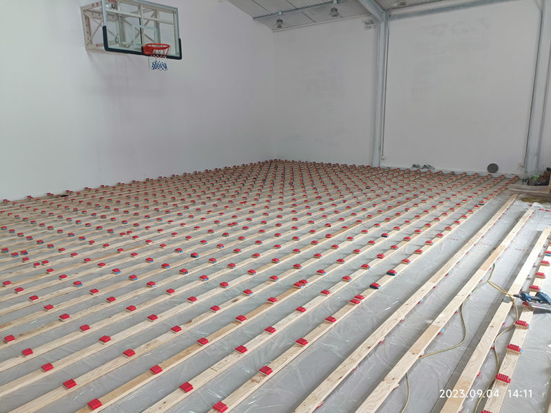 バスケットボール場の床張り バスケットボール場の床張り