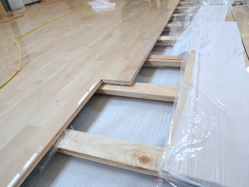 バスケットボール場の床の材質の基準 バスケットボール場の床の材質の基準