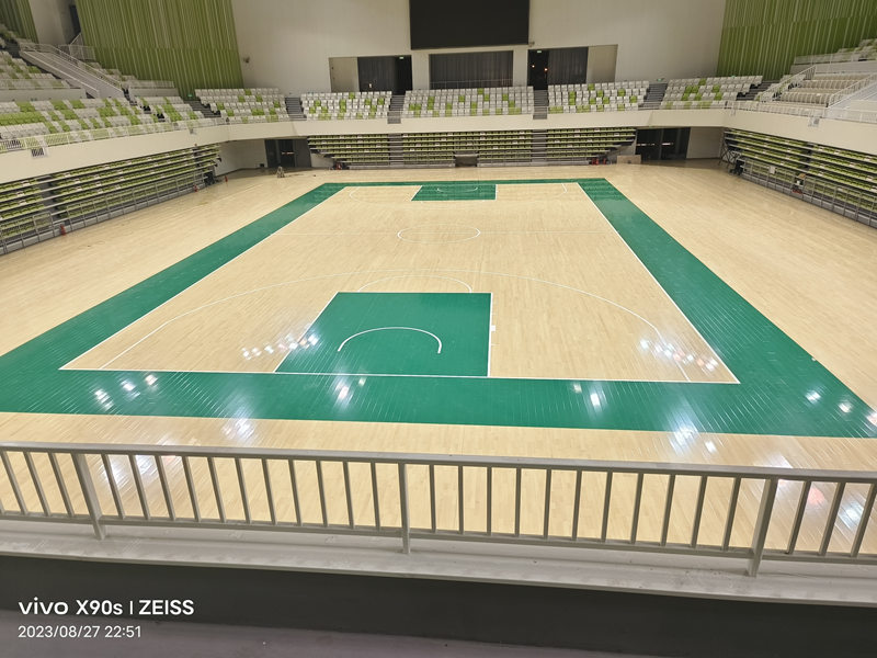 バスケットボール館の木製床の骨組みの基準