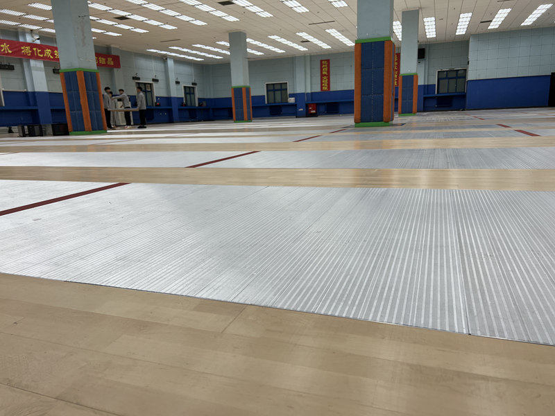 室内バスケットボール館を作るために大体どれだけの費用が必要ですか。 室内バスケットボール館を作るために大体どれだけの費用が必要ですか。