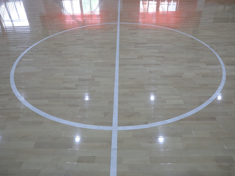 バスケットボールの床の 1 平方メートルの価格は湖北でいくらですか。