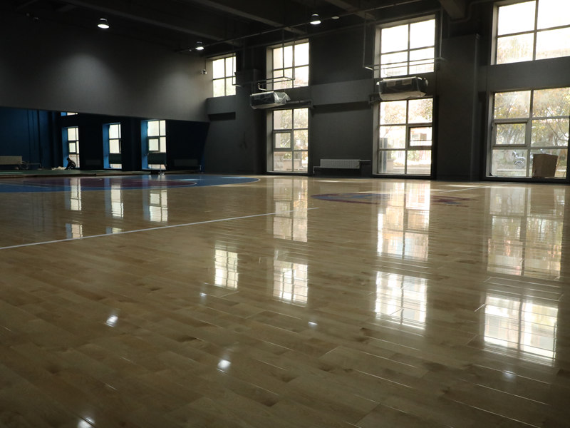 バスケットボール館の実木床屋の欧州連合認定証書を持つ企業はどれぐらいありますか。